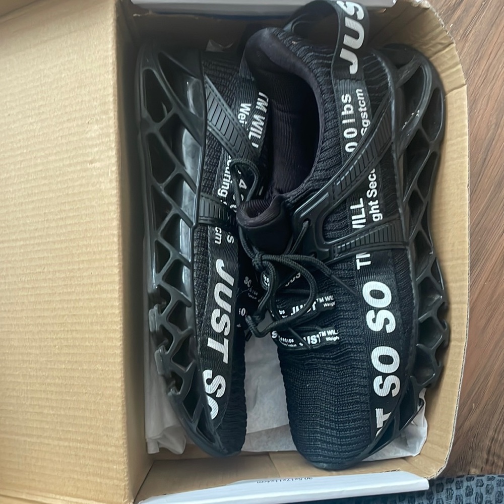 Black sneakers size 8 women